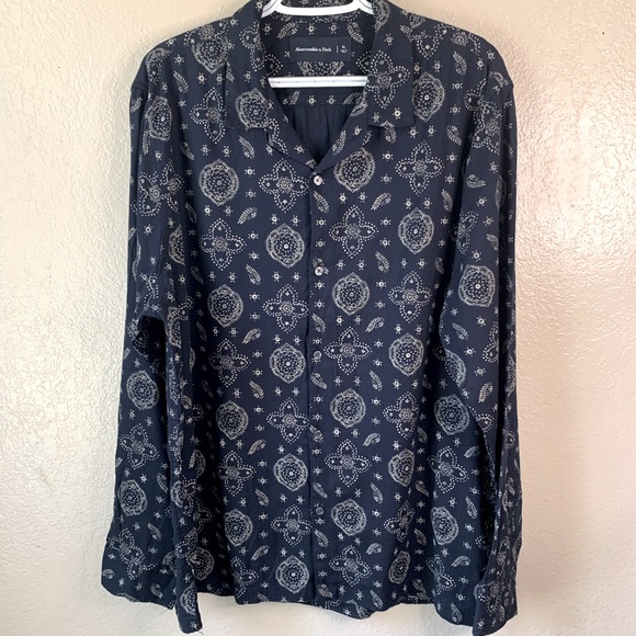 Abercrombie & Fitch Other - Abercrombie & Fitch Blue Paisley Casual Button Down Long Sleeve Shirt Size XL